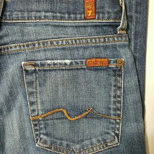 Womans 7for All Mankind Dark Wash Boot cutJeans 27